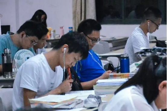 2022考研这所高校“遇冷”，36个专业报考不足10人，调剂名额很多