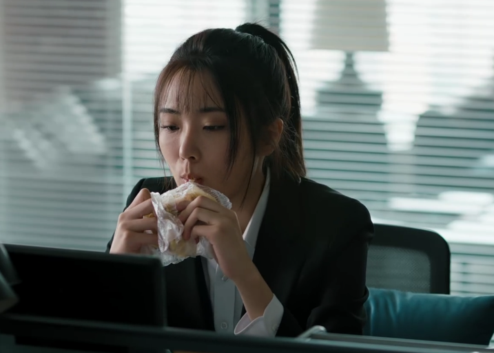 《幸福到万家》导演太毒：不用何幸福，而是让何幸运用刀扎疼观众