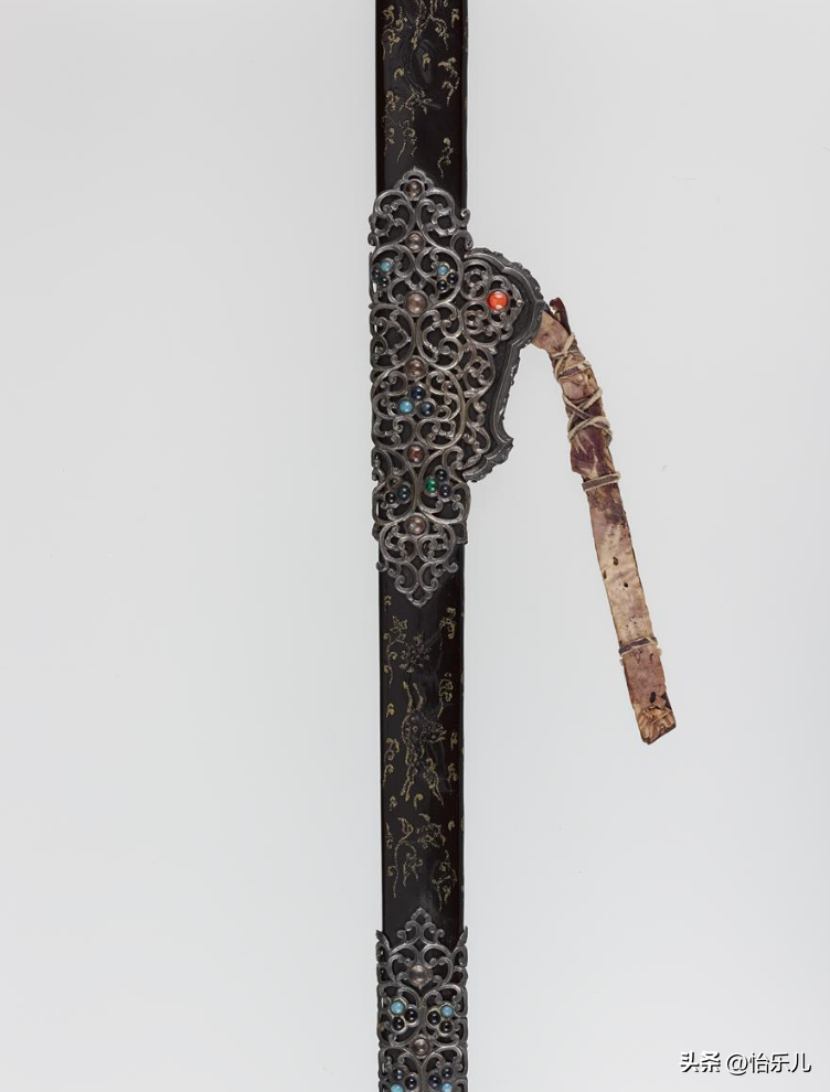 "唐大刀"是从中国本土传过去的,"唐样大刀"是日本人仿制唐朝的样式而