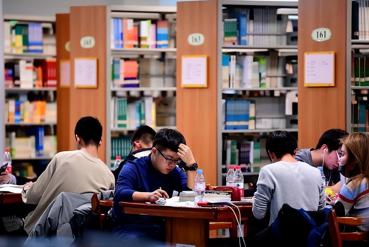 考研有学硕和专硕可以选，了解两者的区别，才能找到适合自己的