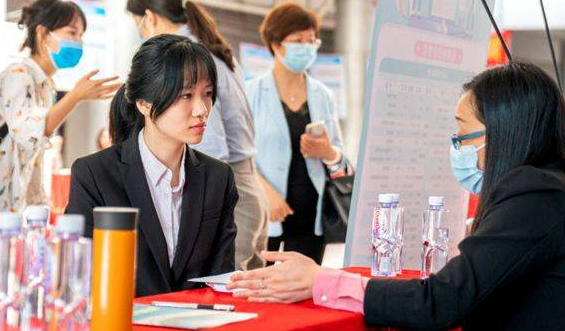 毕业生最具“幸福感”职业排行，老人喜欢的未进前三，榜首受欢迎