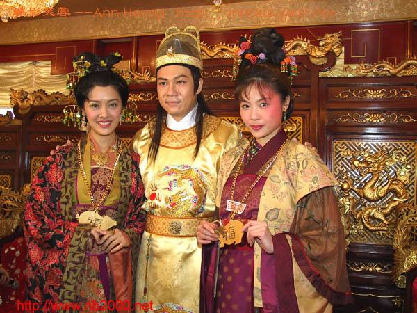 推荐15部顶级宫斗剧给大家，部部收视率高，百看不厌