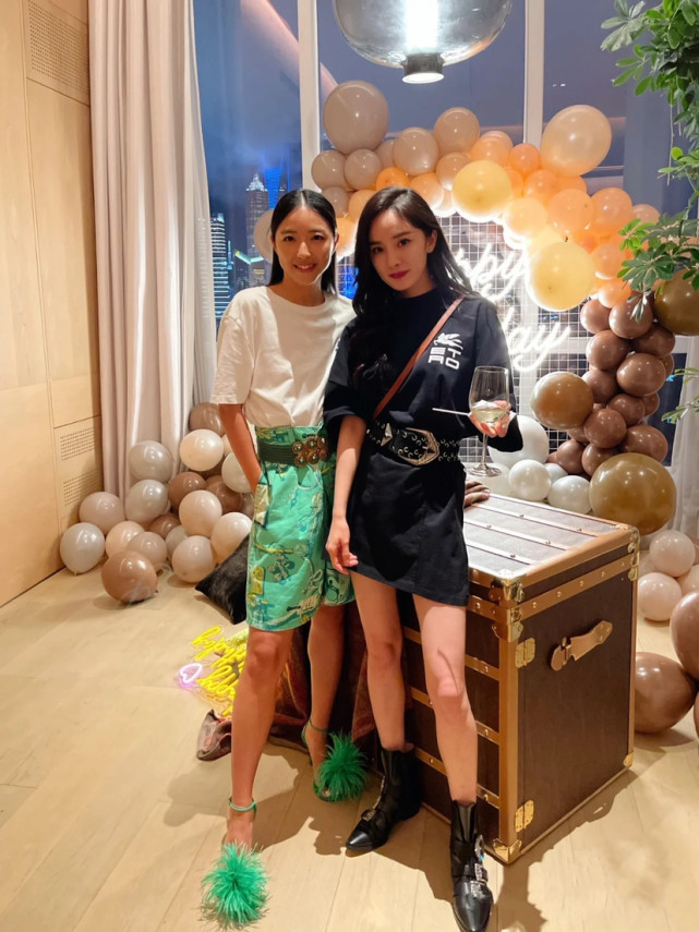 杨幂的少女感穿搭请收下