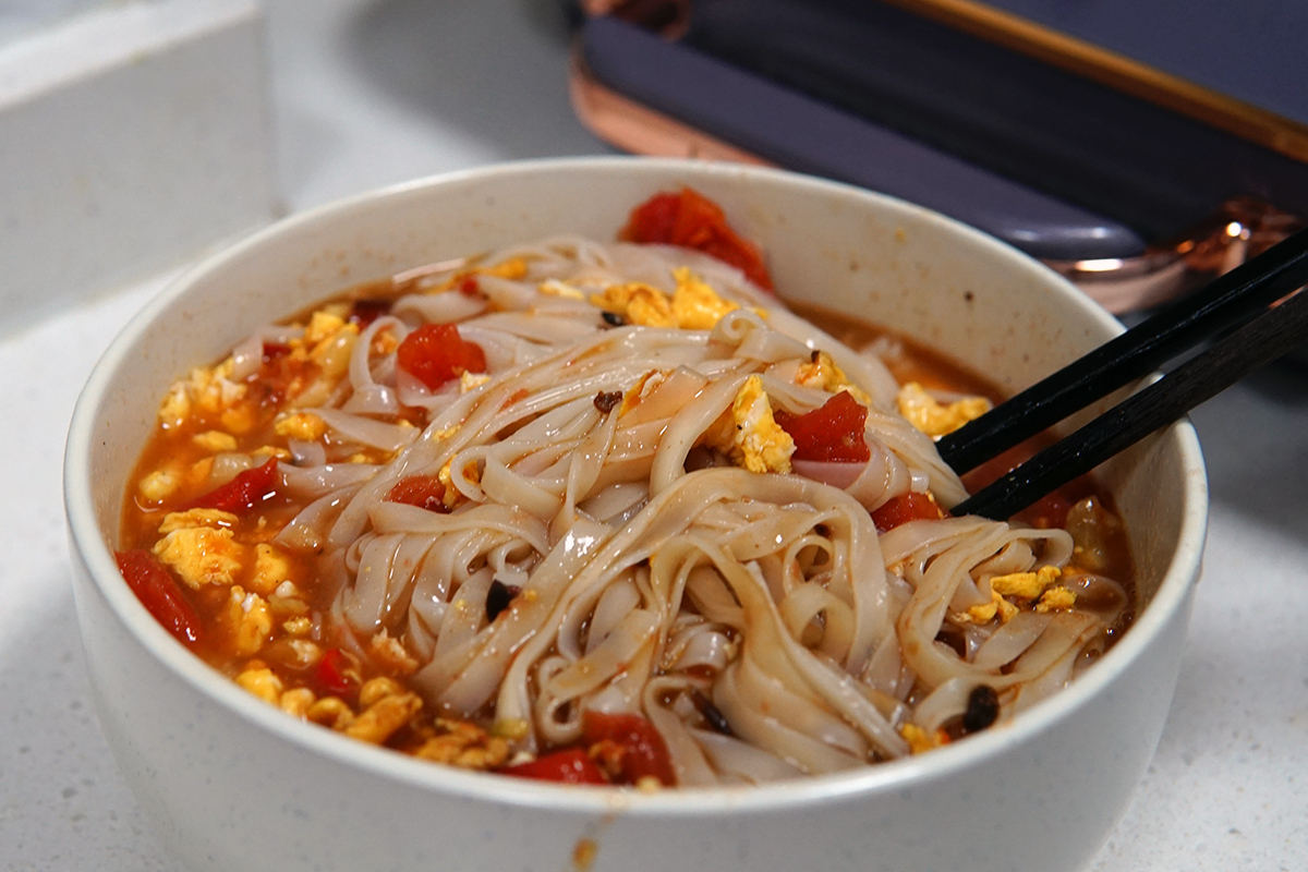 先暖胃再暖心，大宇电陶炉不挑锅具，美食在家轻松做