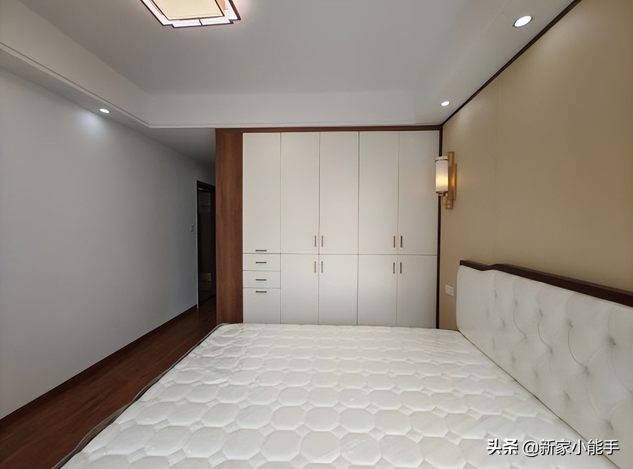 他家116平新中式风格，全屋文雅又大气，进屋就被入户玄关迷住
