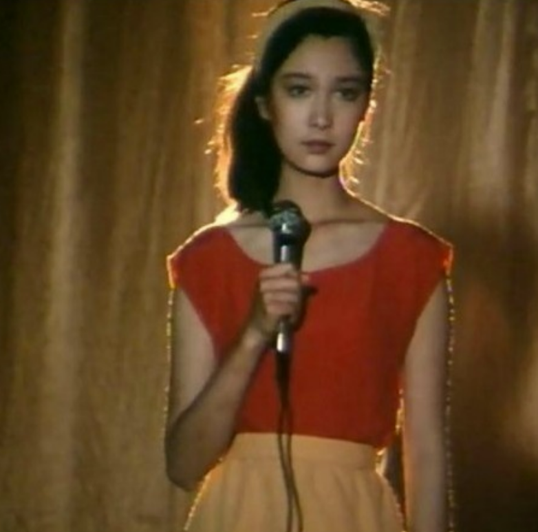 挂历女神殷亭茹：爆红后退圈，中年丧夫，晚年又病死他乡令人唏嘘