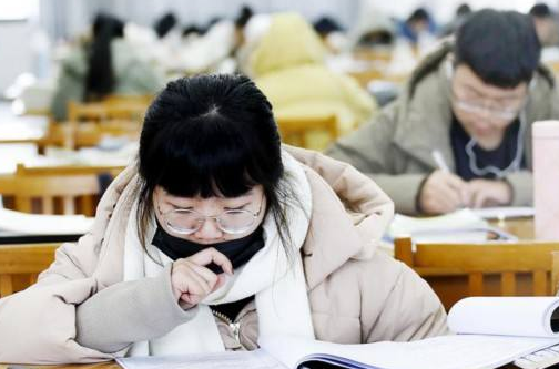 浙大期末考试允许学生“开卷”，但只能带一张纸，学生有苦说不出