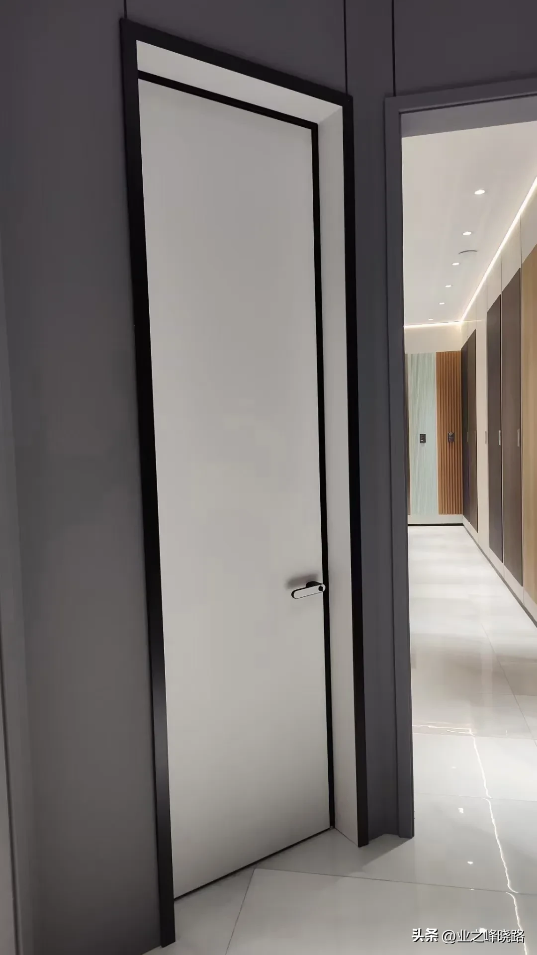 第一，免漆门还是烤漆门？以前我们一提到免漆门，大家立刻想到的就是便宜