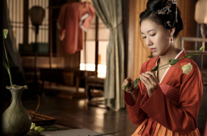 不傍大款、不传绯闻，个个冰清玉洁，这8位圈内女演员太难得了