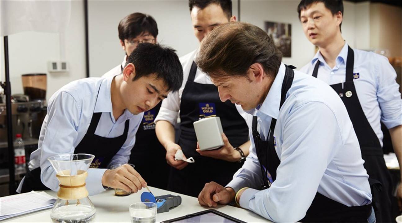 大学选择这3个专业，发展前景好、工资待遇高，毕业生很“抢手”