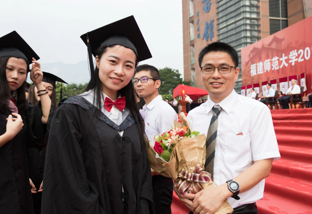 参加2022年高考，多少分才能上211大学？高中班主任给出“指南”