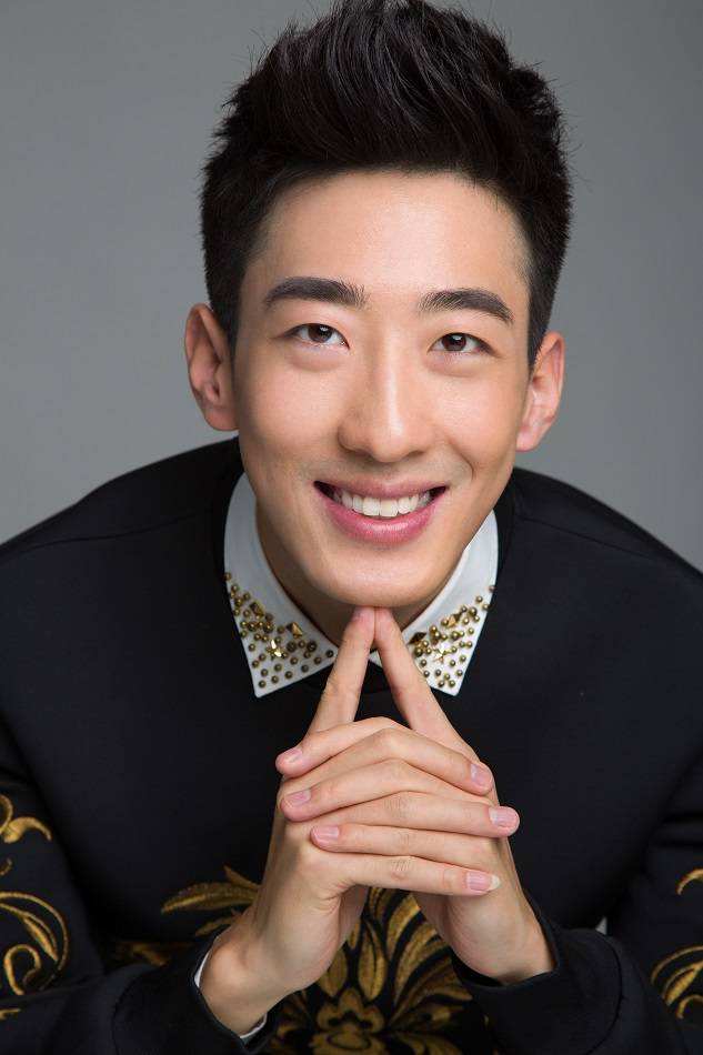 凹凸不平崎岖脸大PK！活久见，鞋拔子见了都有优越感