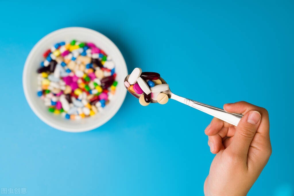 不是网络平台不许售药了，是网络平台不可以自己售药，区别很大