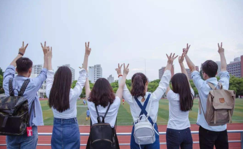 上海40所本科大学，被分为6个档次，复旦和上海交大不分伯仲