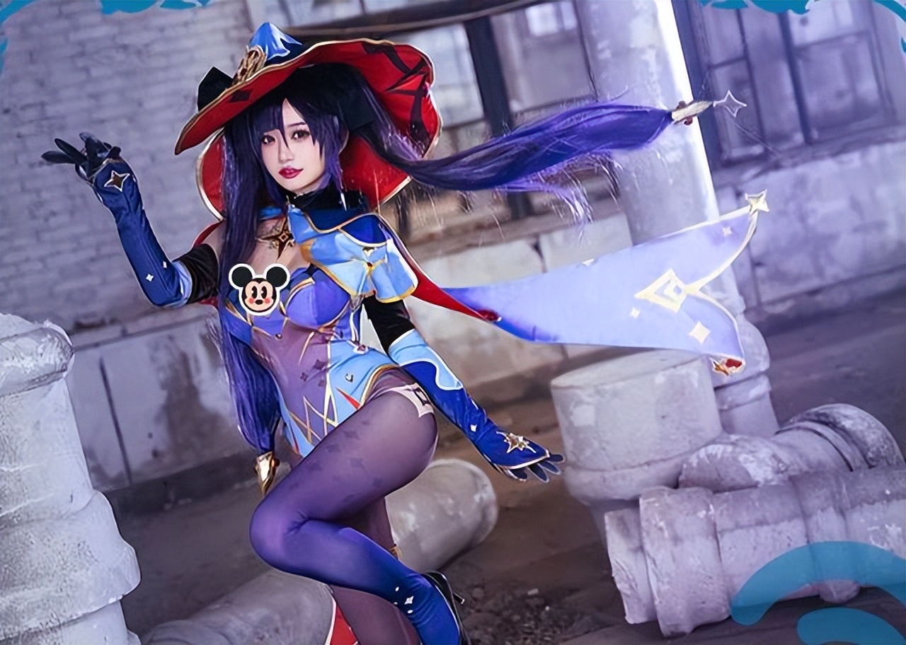 小姐姐COS《原神》莫娜 渐变黑色长袜太魅惑-哪边嗨