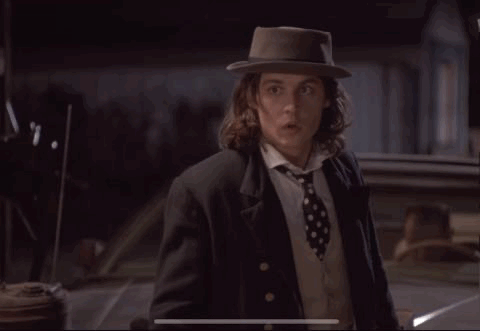 顶流巨星遭封杀？因家暴跌下神坛，还被质疑不会演戏，全靠服化道