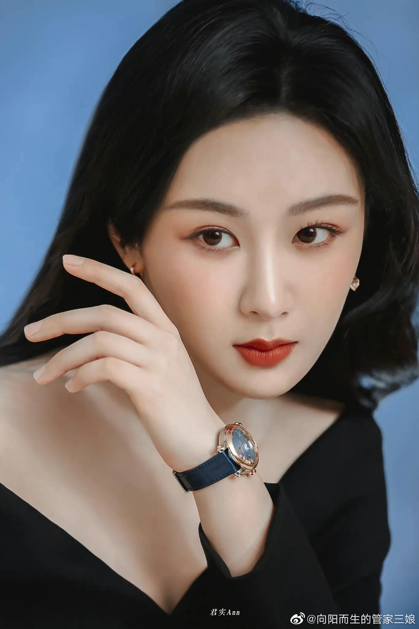 好喜欢杨紫现在的状态 自信从容、温柔大方，整个人很放松自然