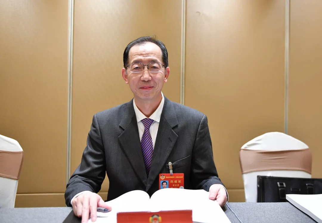 刘兴荣委员职业教育的春天很快就将到来