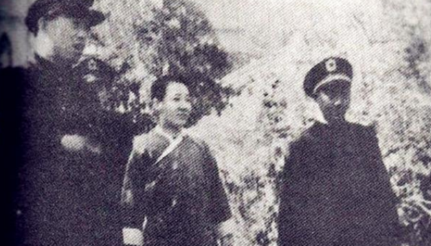老照片直击川岛芳子审判枪决现场：行刑前被调包？枪决后面目全非