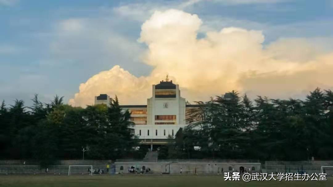 高颜值学霸天团！湖北这10位女大学生：全部保研清华、北大，来自同所高校！