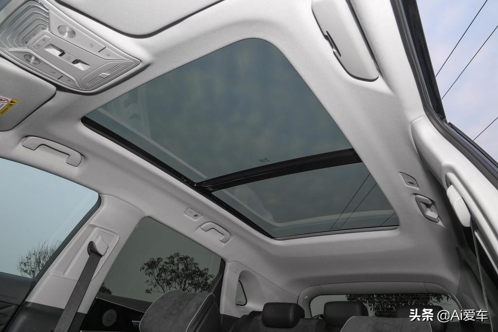 2.0T带4驱油耗不高，很实惠的大空间家用豪华SUV，带你看红旗HS5