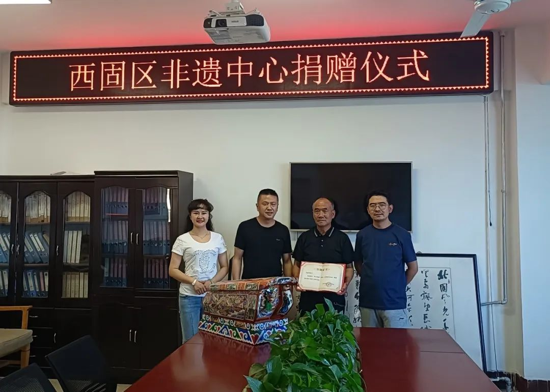 非遗传承人捐赠展品 活态传承赓续非遗文化根脉