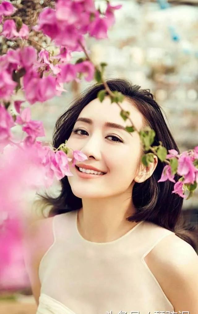 请欣赏50位明星的甜美微笑