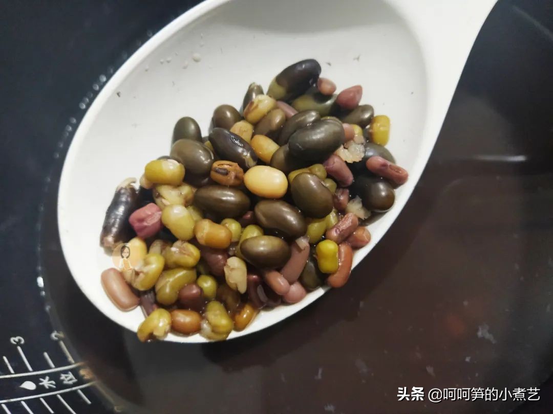 腊八到，香浓黏稠的腊八粥，温暖又治愈，甜党咸党你是哪一党？