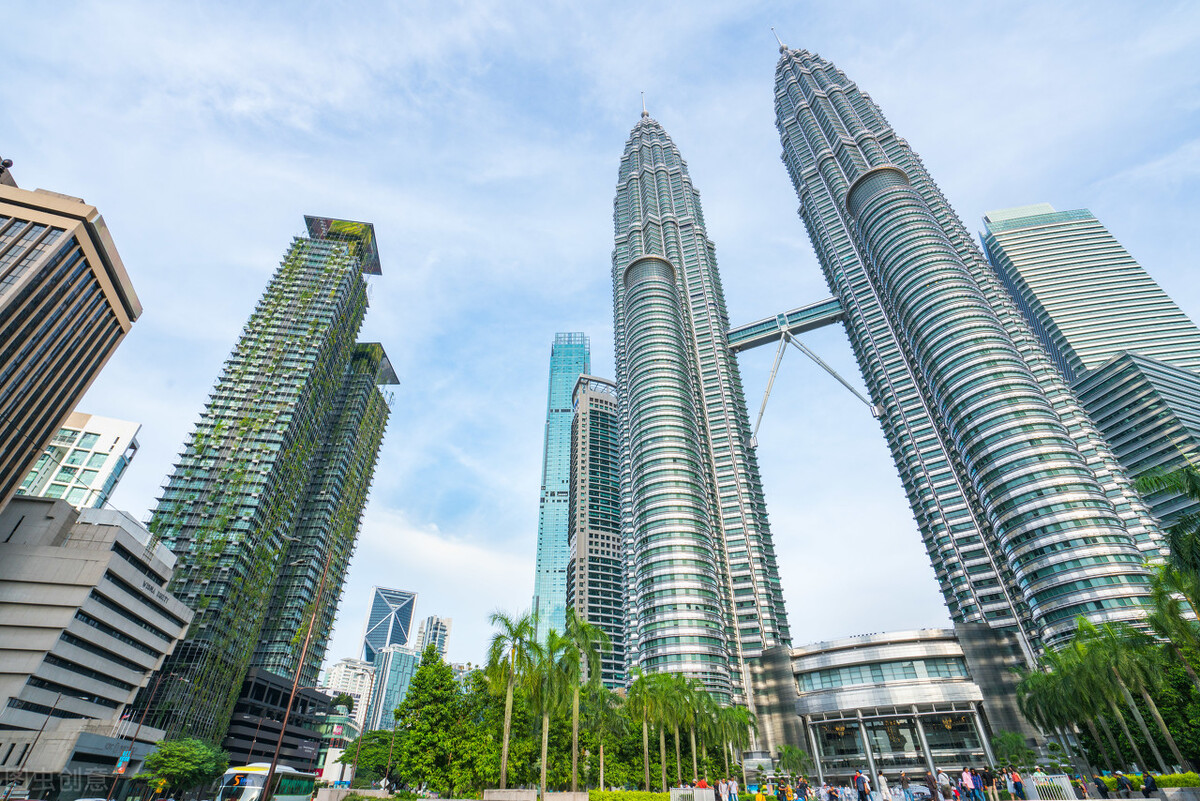 新加坡人均收入多少，新加坡与马来西亚谁的实力更强？