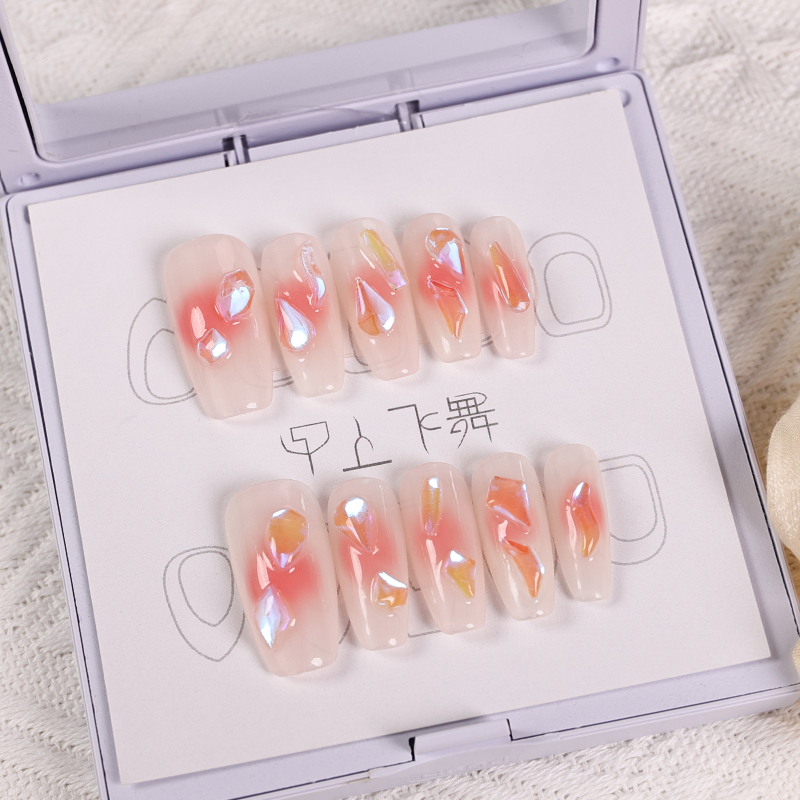 秋天的第一副穿戴甲｜钻石腮红美甲
