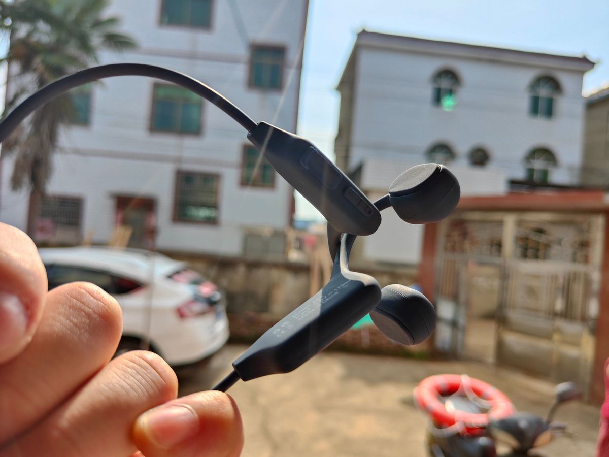 比无线蓝牙耳机，还便宜的黑科技耳机，sanag两款耳机如何选？