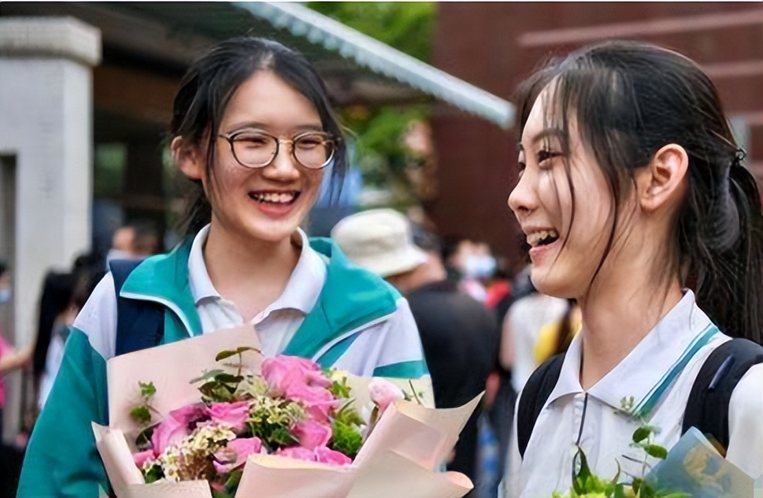 国内大学普遍被分为8档，学生考上第四档就算学霸，你在哪一档？