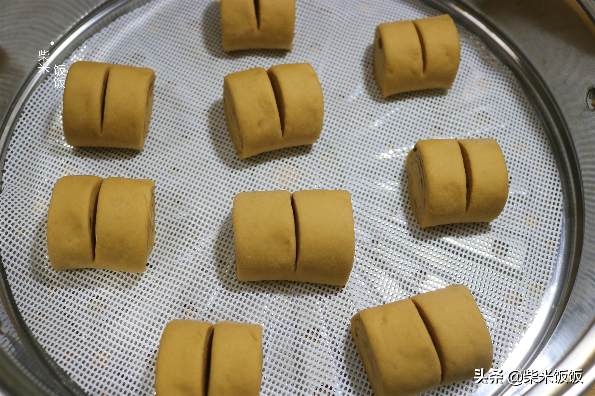 馒头这样蒸，可以一层层撕着吃，柔软筋道，一层更比一层香