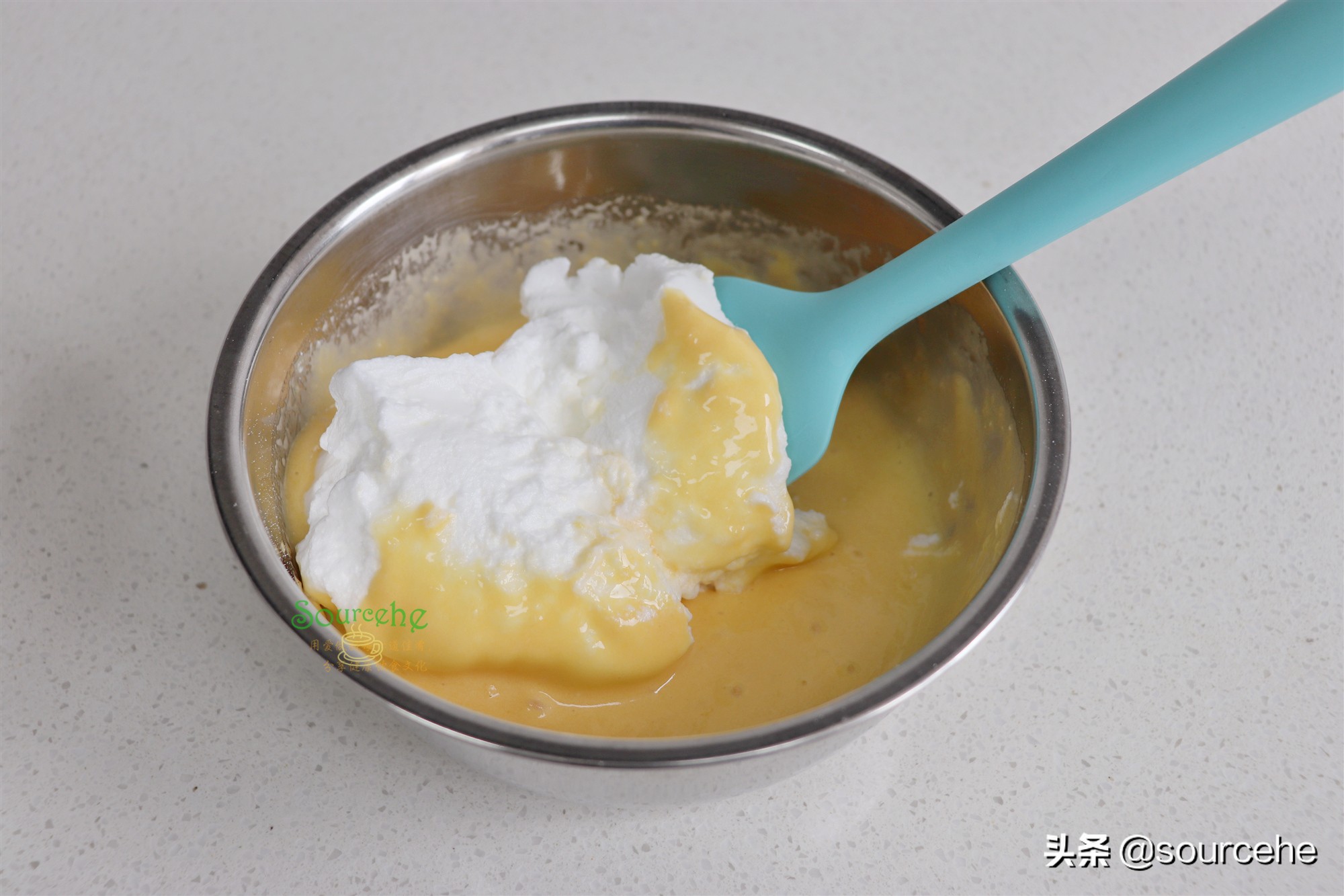 戚风蛋糕掌握3个技巧，不开裂不塌陷，蓬松香软，很好吃