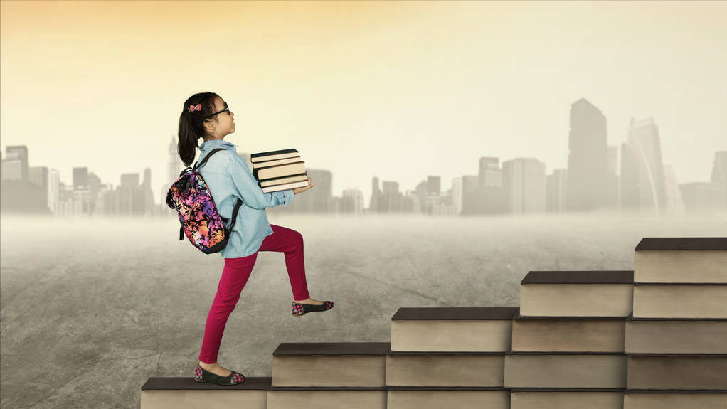 清华计算机考研出“神人”，英语57专业分却第一，那英语还学吗？