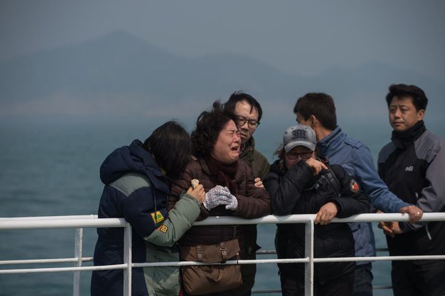 世越号304人罹难，韩国官方为何不救援？3年后上海打捞局发现端倪