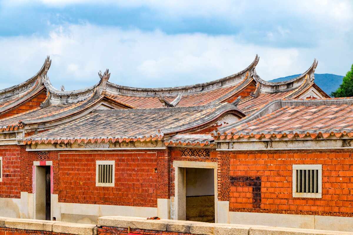 被誉为"闽南建筑的大观园",蔡氏古民居建筑群主要由蔡启昌及其子蔡