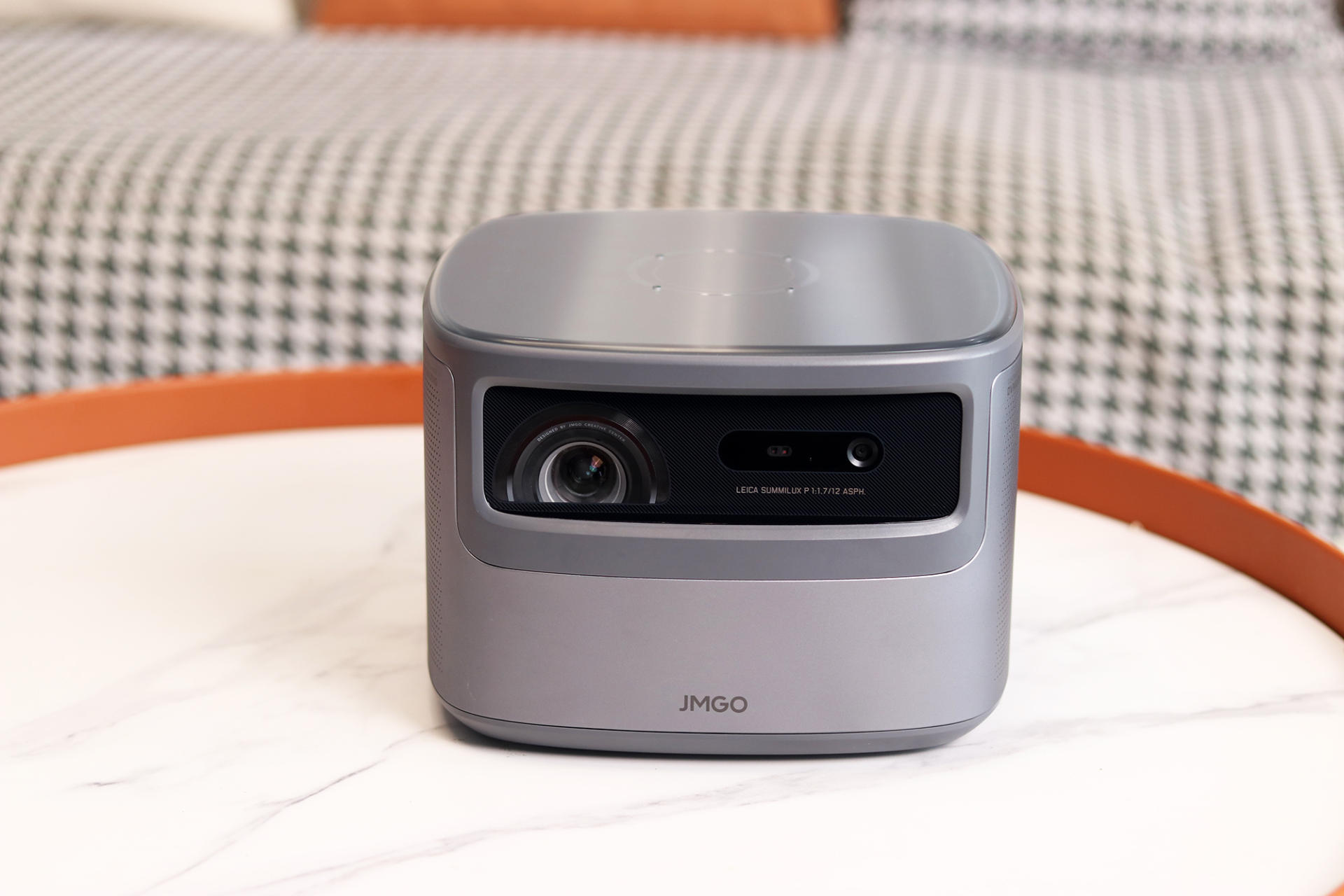 还原本真色彩！徕卡加持的旗舰投影：坚果J10S上手体验