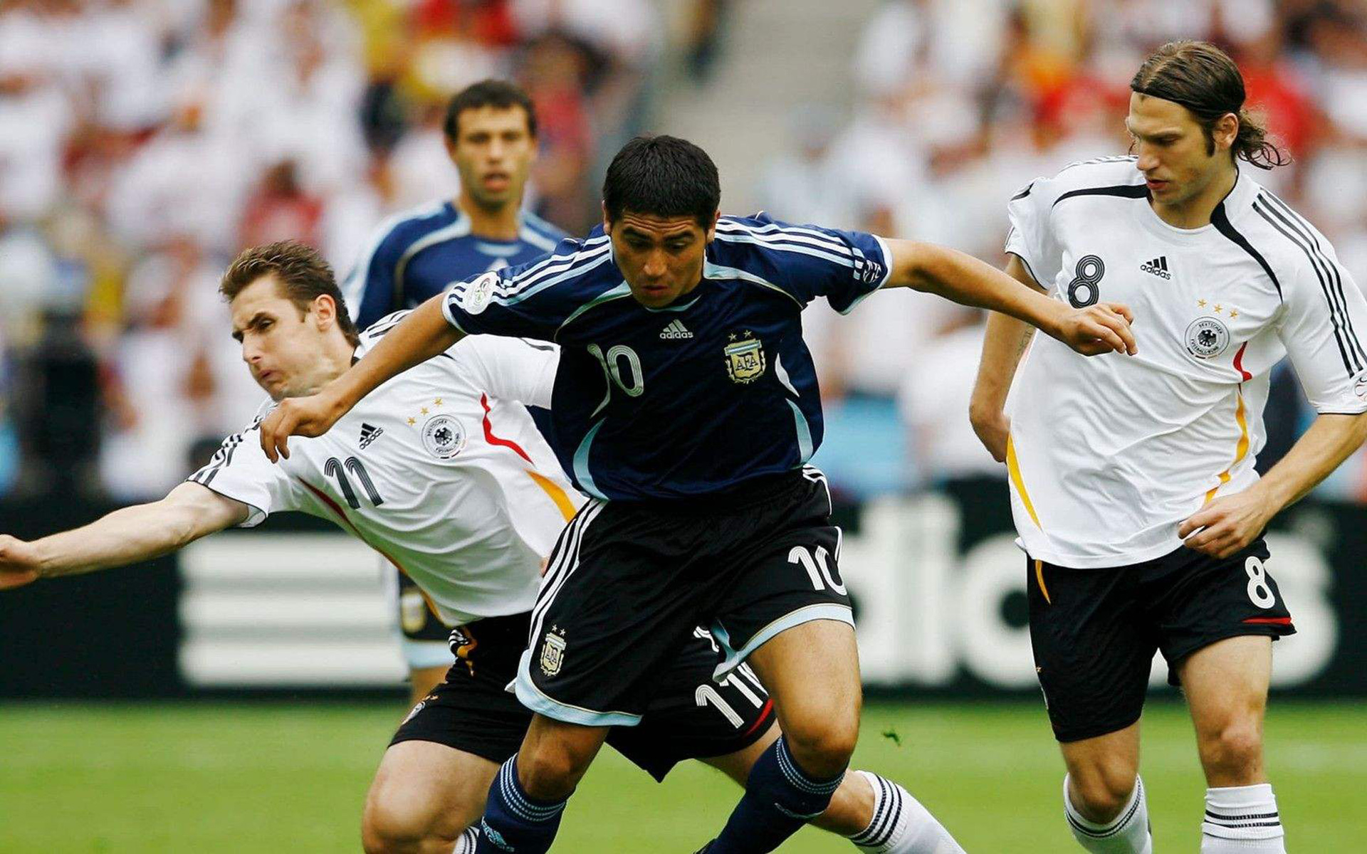 2006年世界杯德国vs阿根廷(2006年世界杯阿根廷对德国)--飞鸽体育