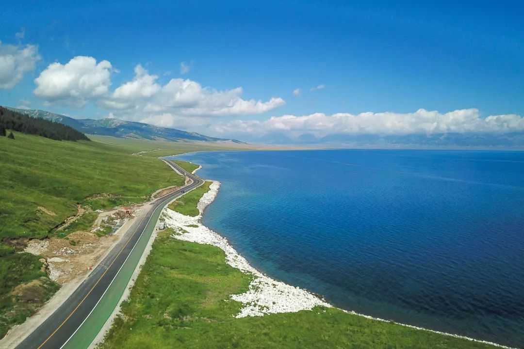 青海湖最美公路图片