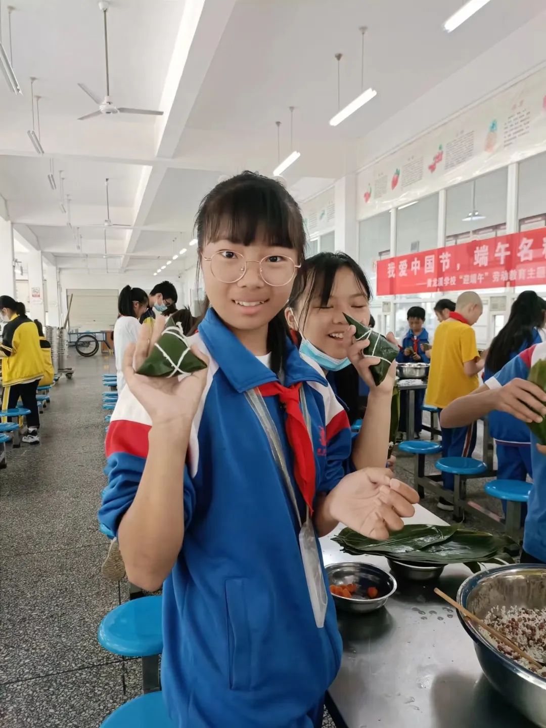 我爱中国节，端午名粽香——记黄龙溪学校劳动教育主题实践活动