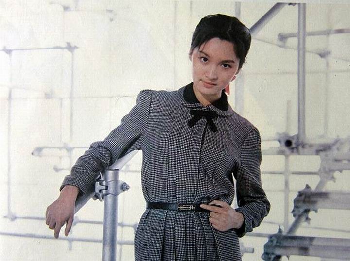 殷亭如:八十年代当红女星,远赴美国嫁人生女,62岁客死异国他乡