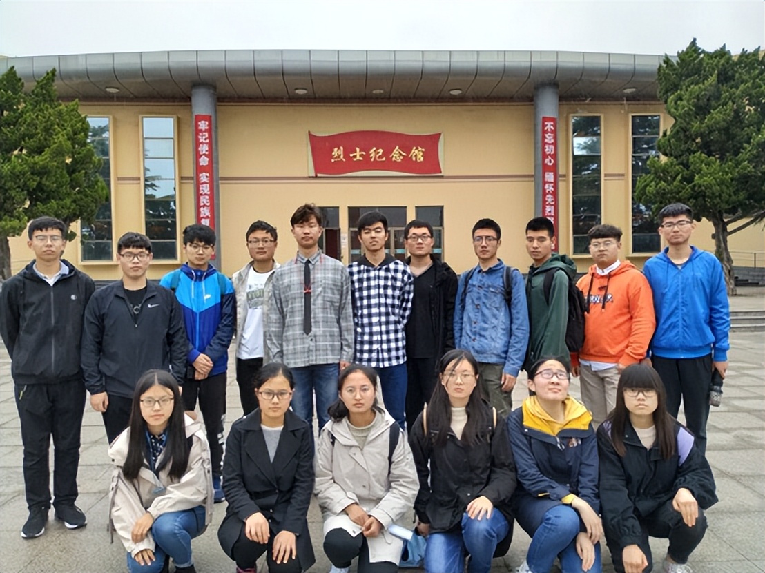 山东8个学霸班“火了”！保研清华、入职500强，揽获数十万奖金！来自同所大学