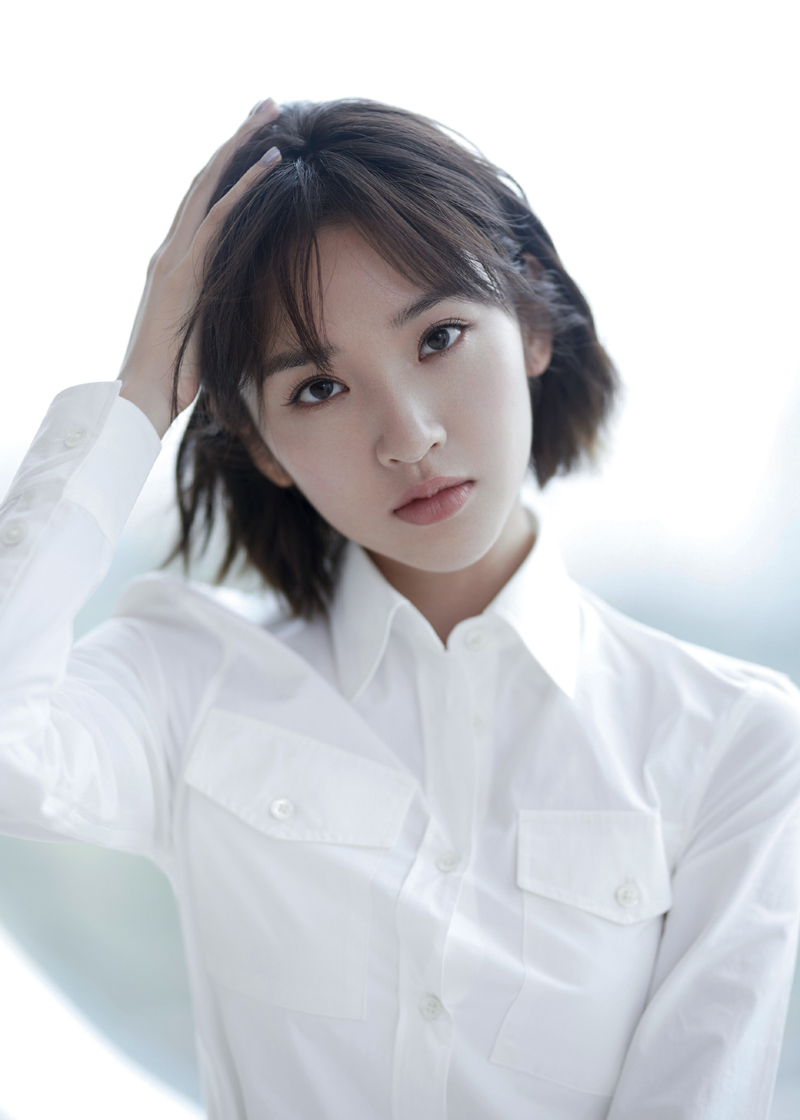 穿出文艺清新的恬静时尚感,特别能够彰显都市女性知性干练的魅力,也