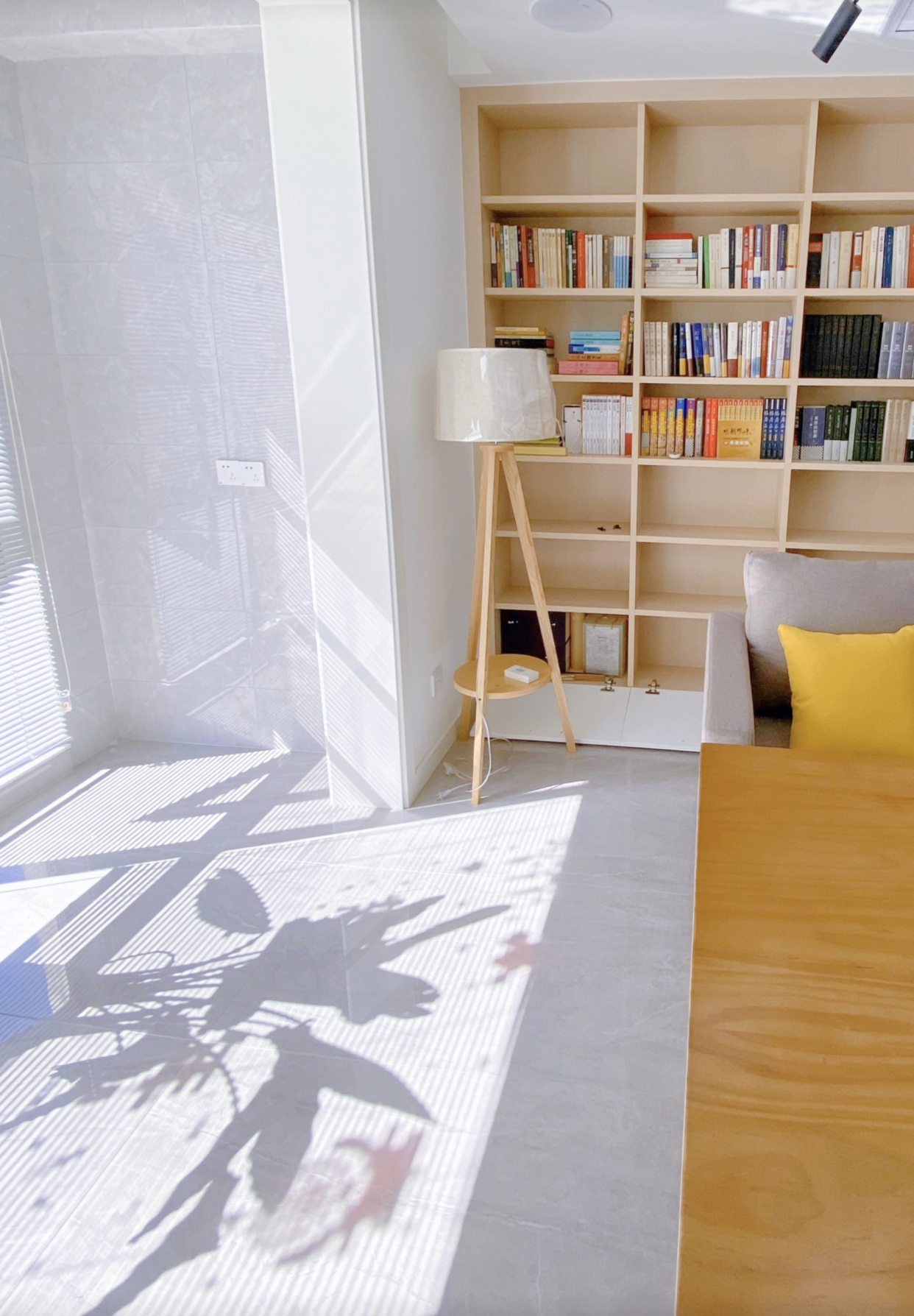 客厅书房一体化，大空间串联双阳台，一处酝酿诗意一处盛放生活