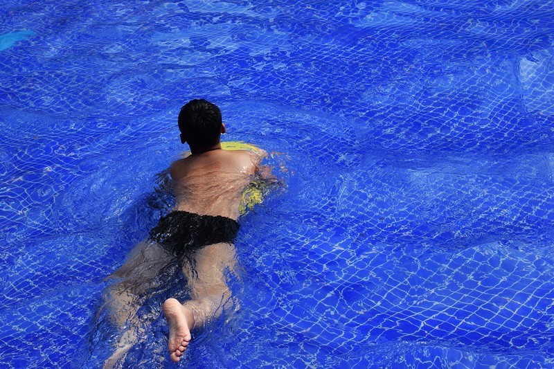 泳池最靓的崽 檬友爆风主义水上动力浮板