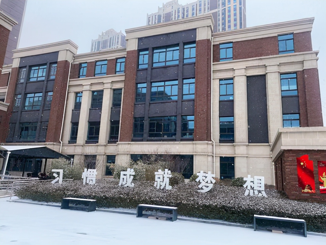 雪落校园，惊艳了冬天！快来欣赏正阳街小学校园雪景