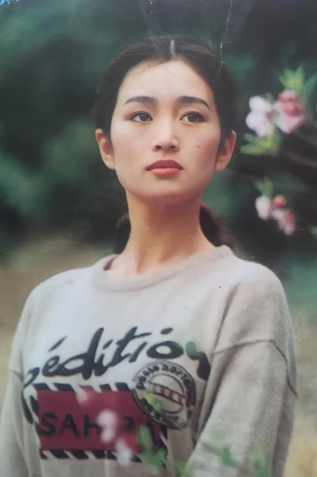 巩俐怀旧照片8