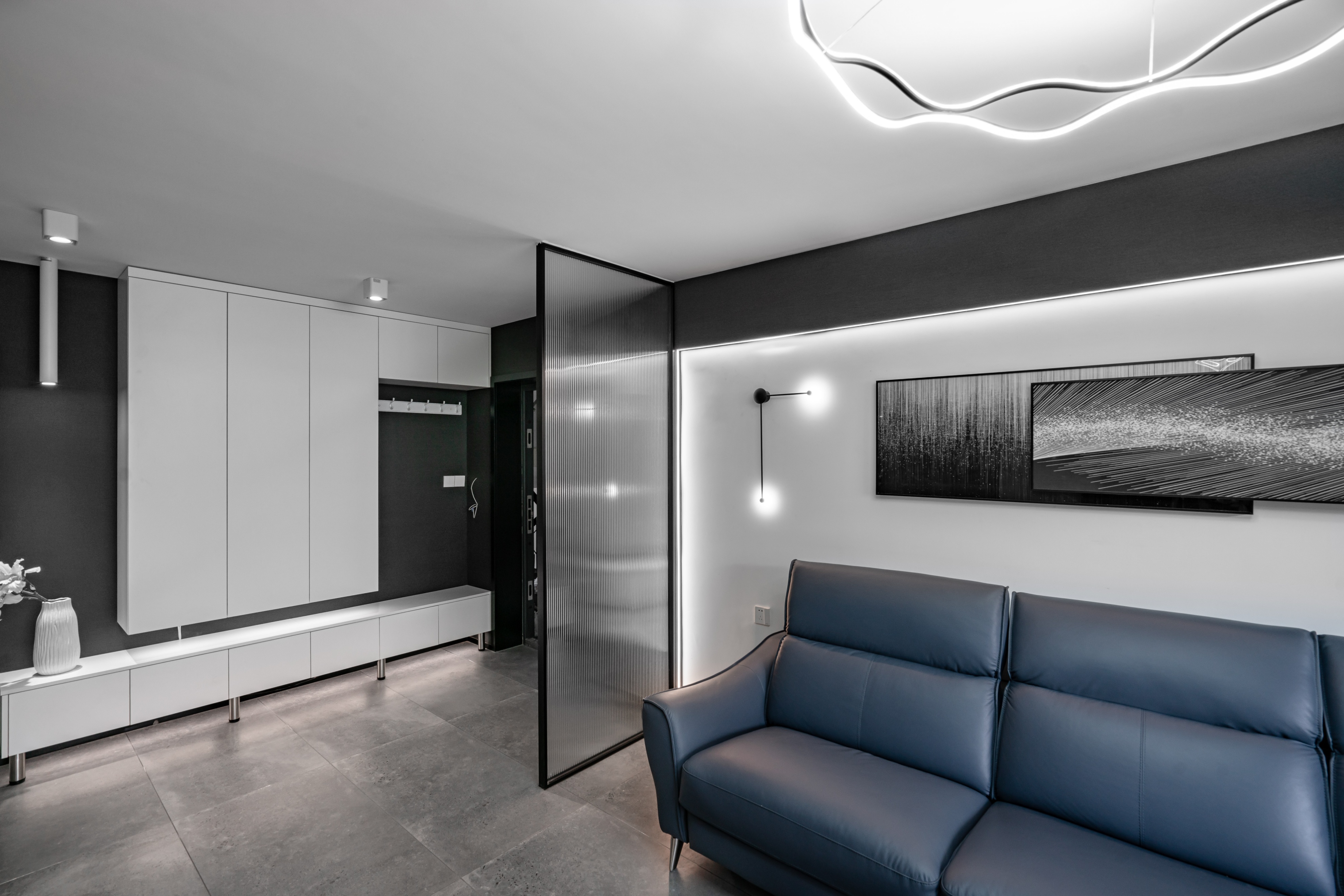 20年老房蜕变重生，为60+老夫妇打造黑白前卫家居