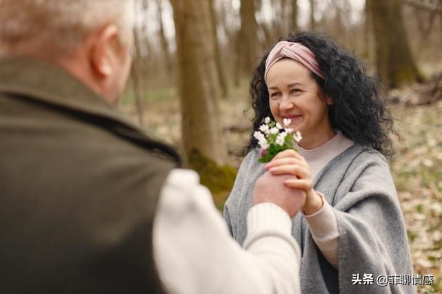 如何在出轨后挽回你的妻子，修复婚姻？15种方法